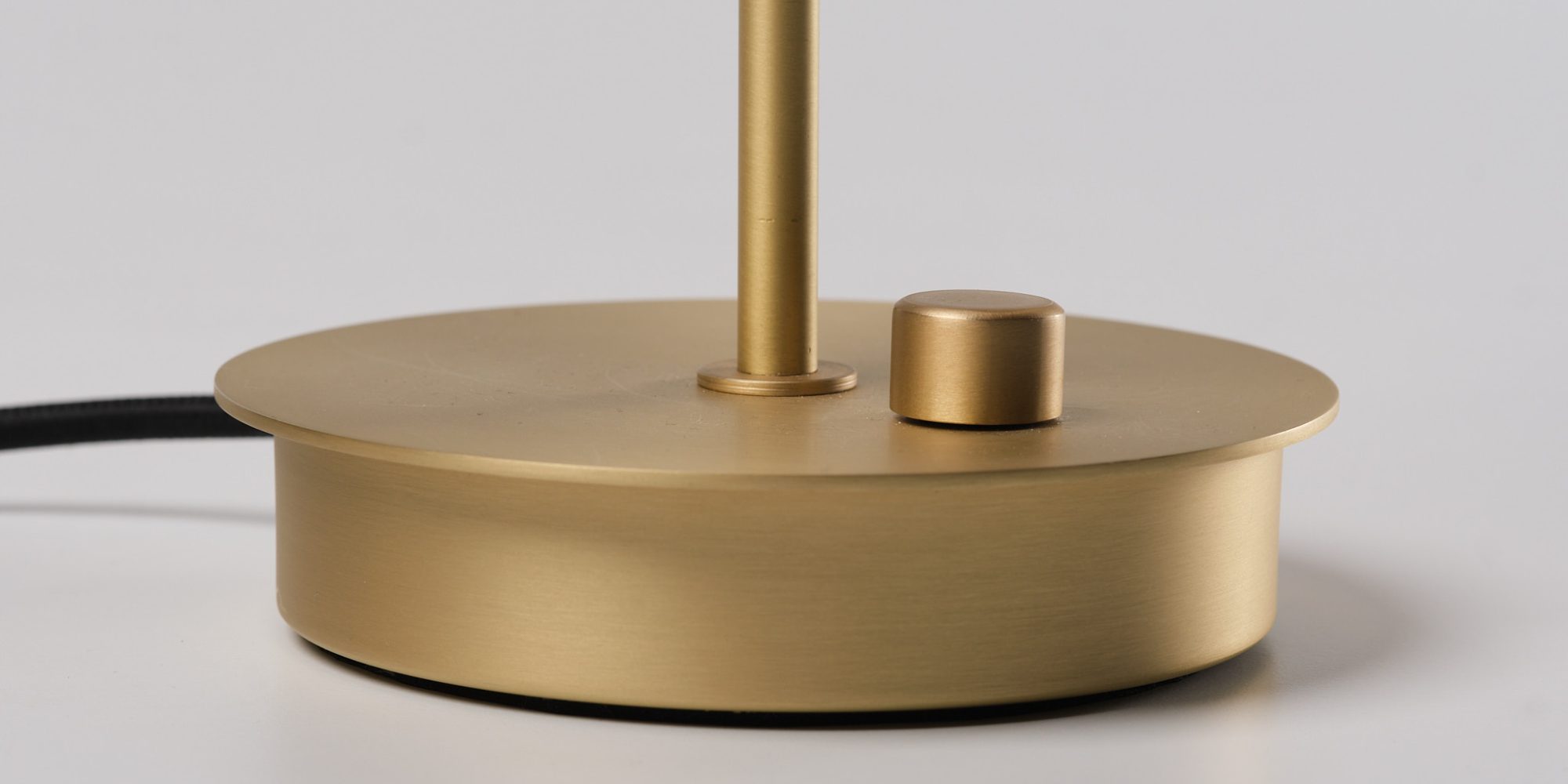 Light Gallery luxury limited edition_GP mini ottone_dettaglio_design marco pollice_ph Davide Cossu